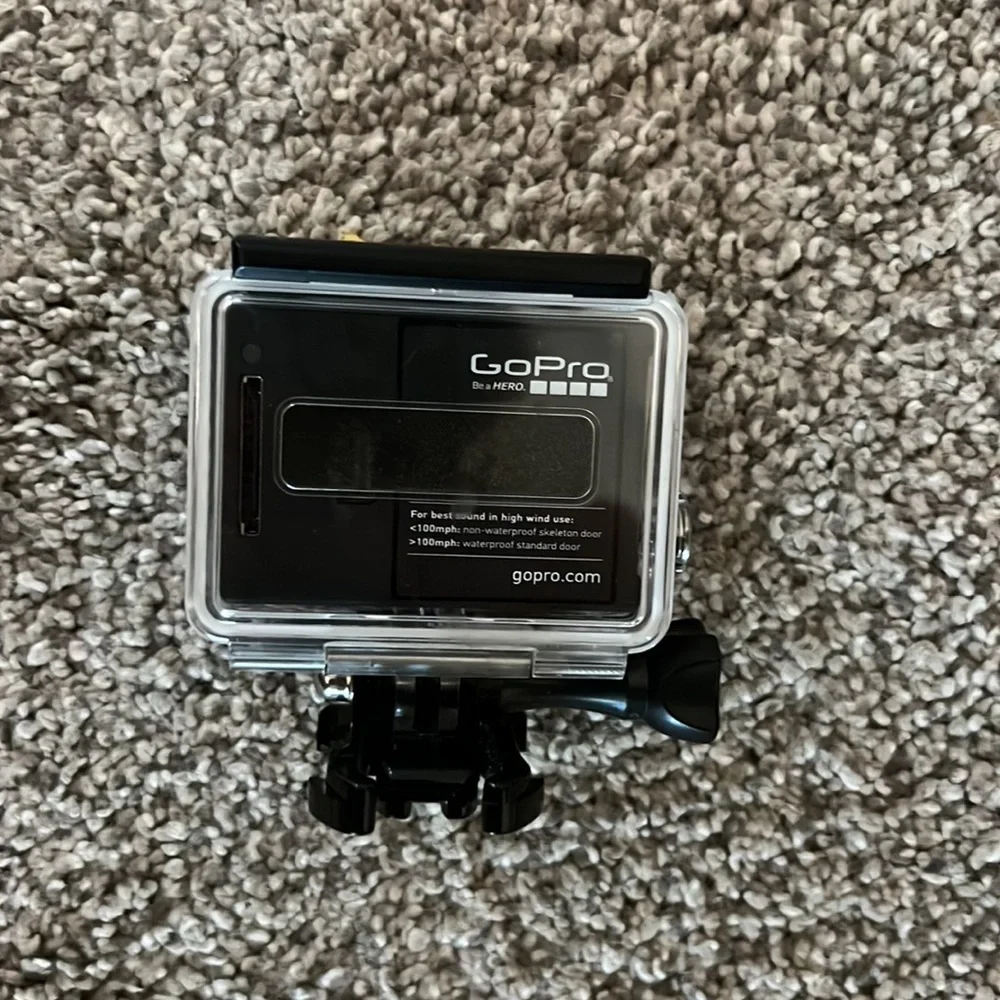 go pro hero 3 hardly ever used in good shape